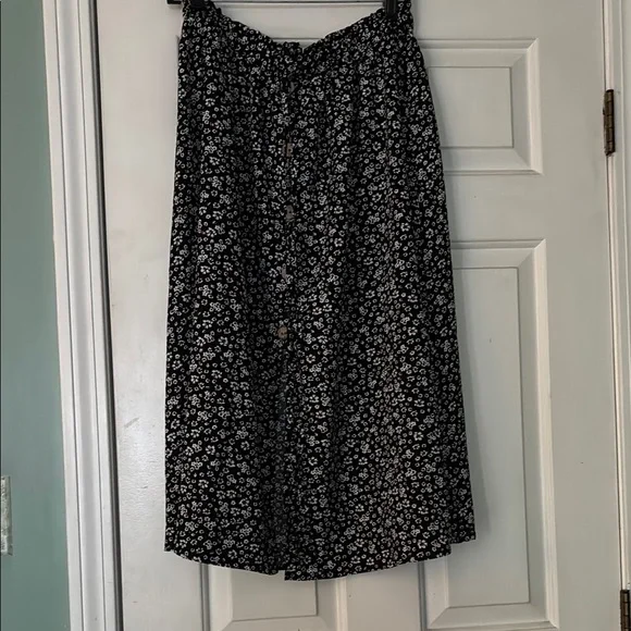 SHEIN Black and White Smocked A-line Midi Skirt - Picture 2 of 5